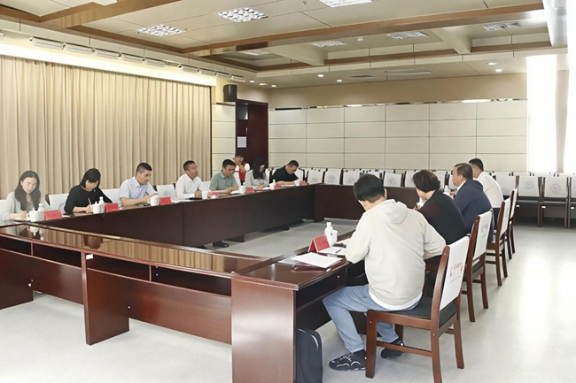 牡丹江市委常委、绥芬河市委书记王镭一行到黑龙江大学调研